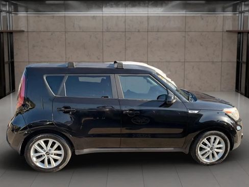Used 2018 Kia Soul + FWD image 14