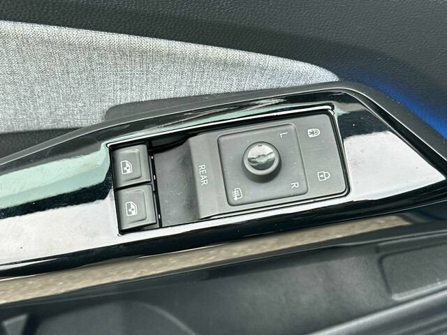 Used 2023 Volkswagen ID.4 Pro RWD image 13