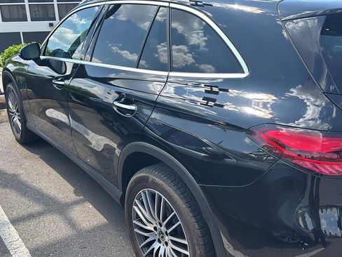 Used 2024 Mercedes-Benz GLC 300 4MATIC image 5