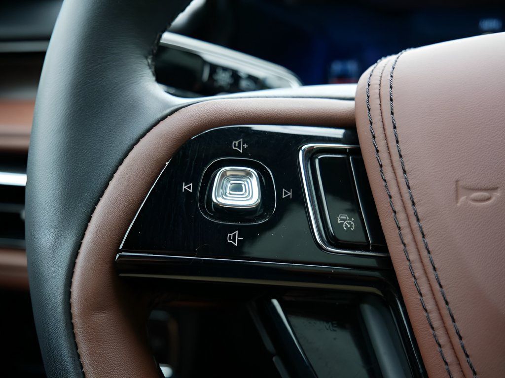 Used 2026 Lincoln Aviator Reserve AWD/4WD image 19