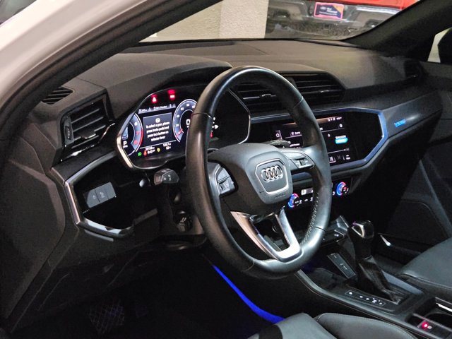 Used 2021 Audi Q3 2.0T Premium Plus w/ Premium Plus Package AWD/4WD image 9
