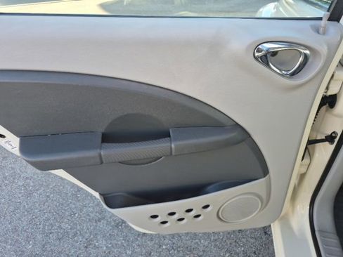 Used 2007 Chrysler PT Cruiser image 12