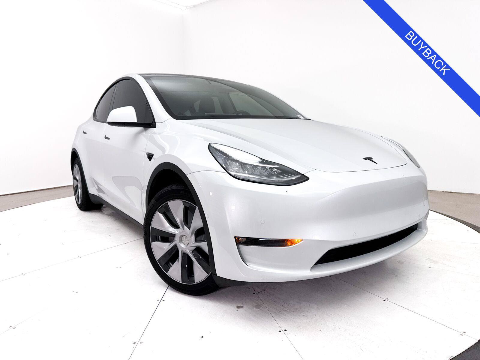 Used 2022 Tesla Model Y Long Range AWD/4WD image 1
