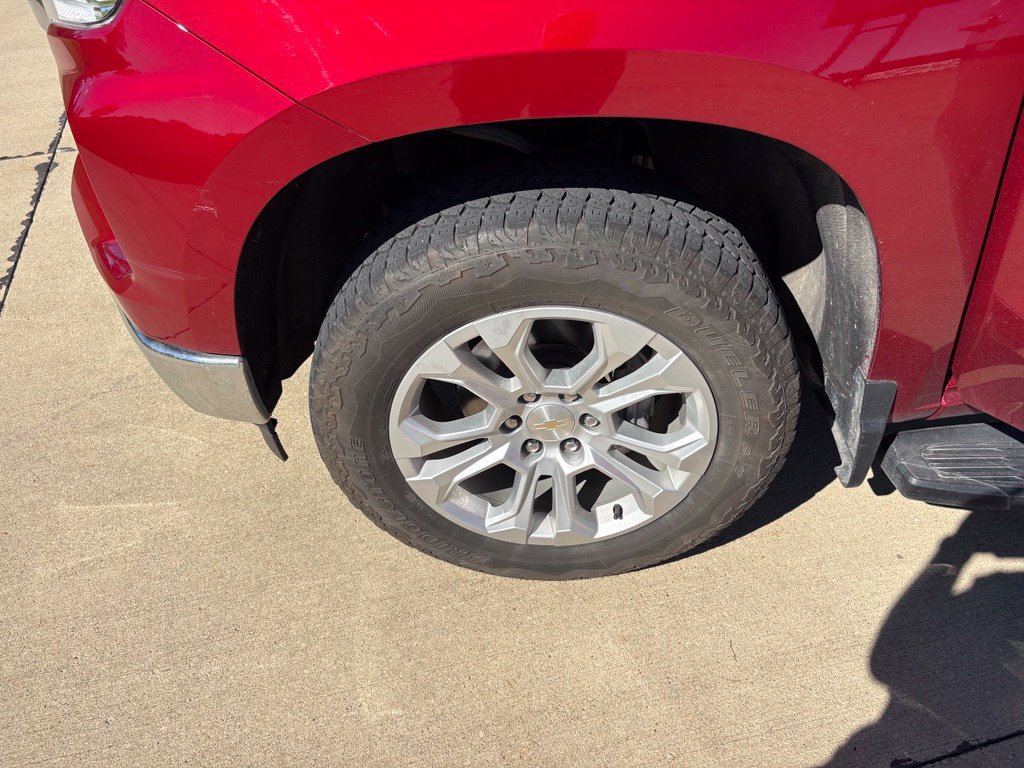 Used 2023 Chevrolet Silverado 1500 LTZ AWD/4WD image 37