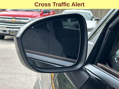 Used 2023 Nissan Rogue S image 8