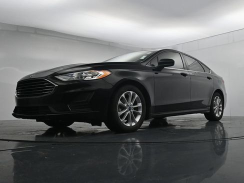 Used 2020 Ford Fusion SE FWD image 34