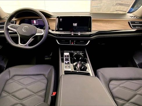 New 2026 Volkswagen Atlas SE image 6