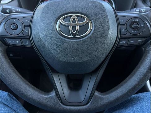 Used 2024 Toyota RAV4 XLE FWD image 12