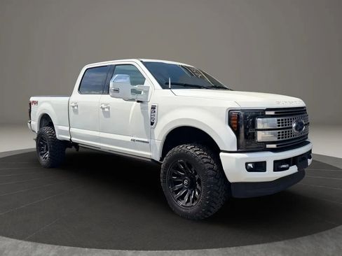 Used 2019 Ford F250 Lariat w/ Lariat Ultimate Package AWD/4WD image 3
