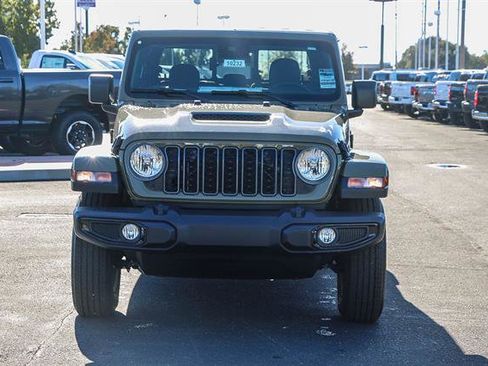 New 2025 Jeep Gladiator Sport image 6
