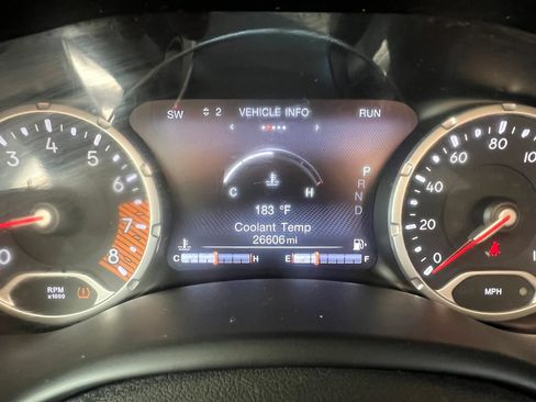 Used 2022 Jeep Renegade Latitude AWD/4WD image 18