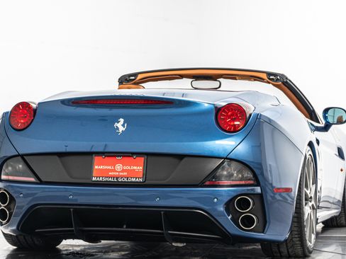 Used 2010 Ferrari California image 9