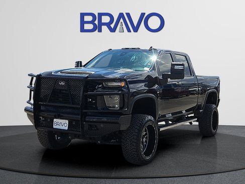Used 2021 Chevrolet Silverado 2500 Custom w/ Custom Convenience Package AWD/4WD image 2