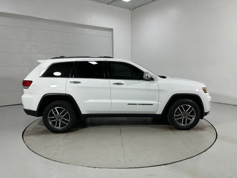 Used 2021 Jeep Grand Cherokee Limited AWD/4WD image 39