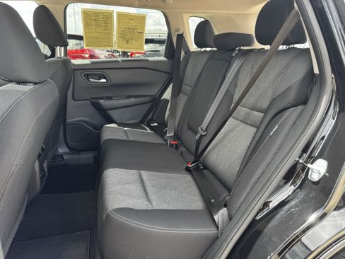 Used 2024 Nissan Rogue SV FWD image 28