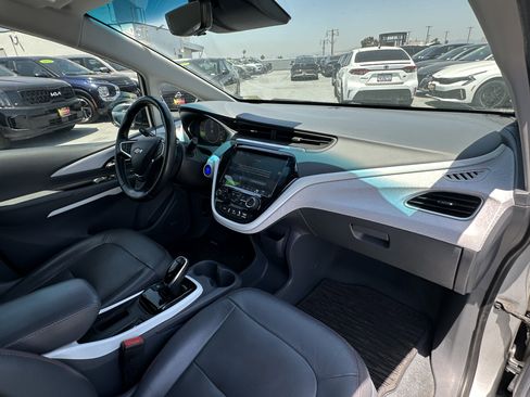 Used 2021 Chevrolet Bolt Premier w/ Infotainment Package FWD image 14