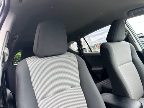 Used 2013 Toyota RAV4 LE AWD/4WD image 16
