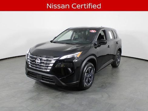 Certified 2025 Nissan Rogue SV image 2