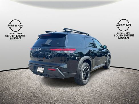Used 2024 Nissan Pathfinder Rock Creek AWD/4WD image 5