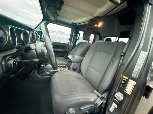 Used 2021 Jeep Gladiator Sport image 23