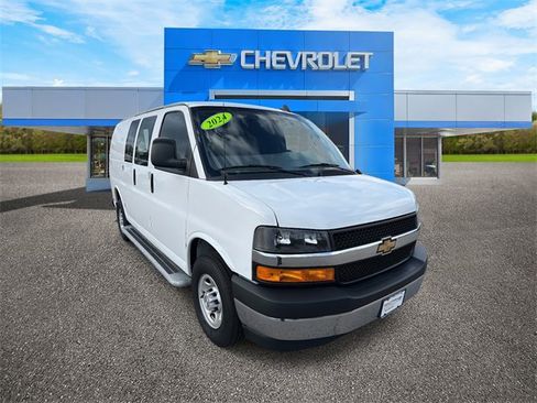 Used 2024 Chevrolet Express 2500 w/ Driver Convenience Package image 3