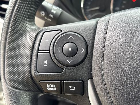 Used 2015 Toyota Corolla L image 18