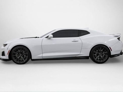 Used 2018 Chevrolet Camaro ZL1 image 9