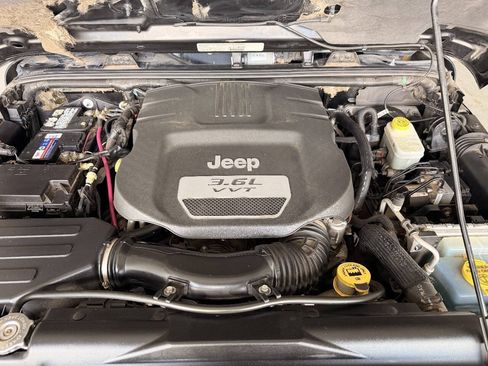 Used 2013 Jeep Wrangler Rubicon w/ PWR Convenience Group AWD/4WD image 30