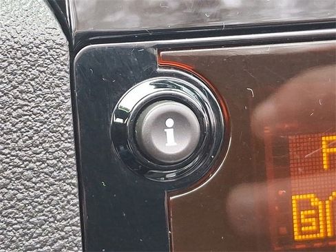 Used 2009 Saturn Sky w/ Premium Trim Package image 24