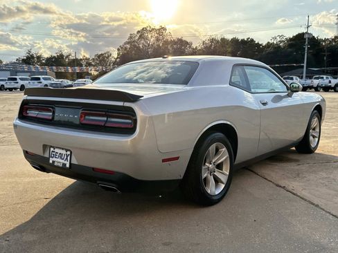 Used 2023 Dodge Challenger SXT image 12