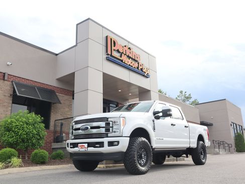 Used 2019 Ford F250 Limited w/ FX4 Off-Road Package AWD/4WD image 41
