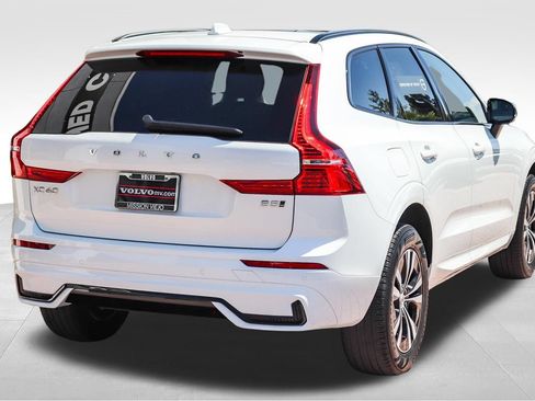 Used 2024 Volvo XC60 B5 Core AWD/4WD image 7