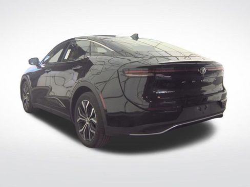 Used 2024 Toyota Crown Limited image 6