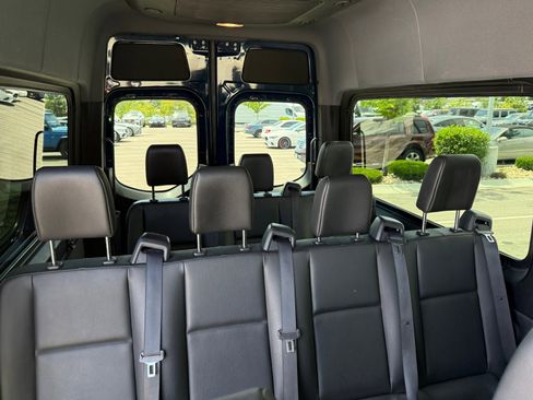 Used 2019 Mercedes-Benz Sprinter 2500 image 26