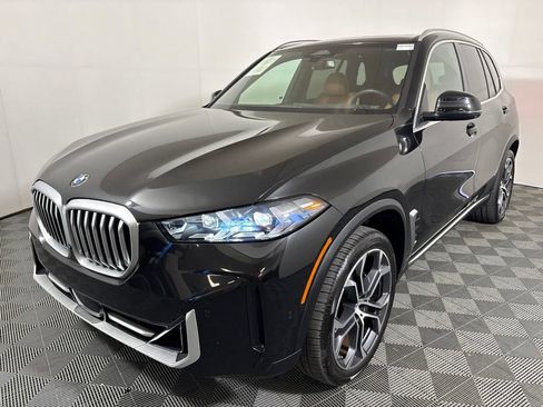 Certified 2024 BMW X5 sDrive40i w/ Premium Package RWD image 2