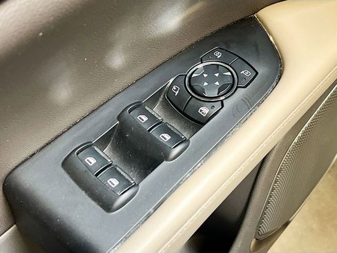 Used 2023 Lincoln Nautilus Reserve AWD/4WD image 18
