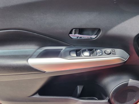 Used 2018 Nissan Kicks SR w/ Premium Package FWD image 24