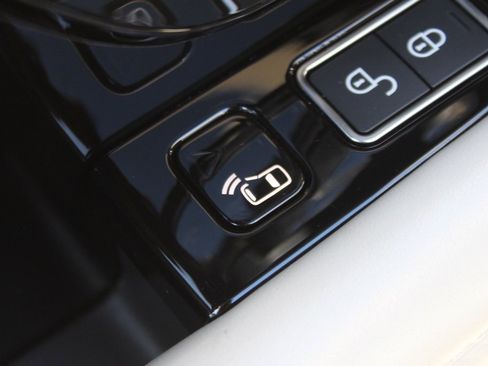 Used 2020 Land Rover Range Rover SV Autobiography Dynamic image 46