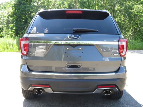 Used 2018 Ford Explorer XLT w/ Equipment Group 202A AWD/4WD image 6