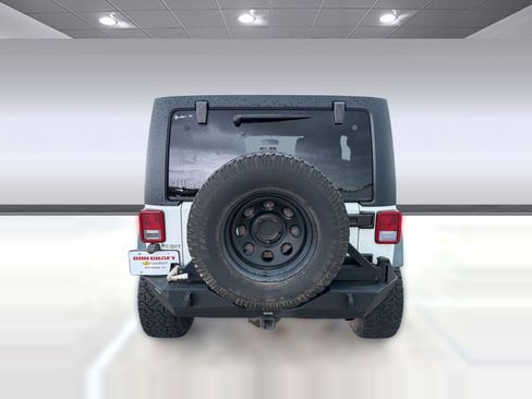 Used 2013 Jeep Wrangler Unlimited Sport image 9