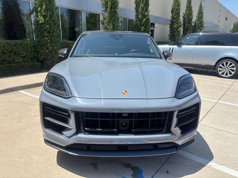 Used 2024 Porsche Cayenne Turbo GT AWD/4WD image 3
