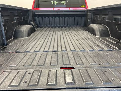 Used 2022 GMC Sierra 3500 SLT w/ SLT Convenience Package image 7