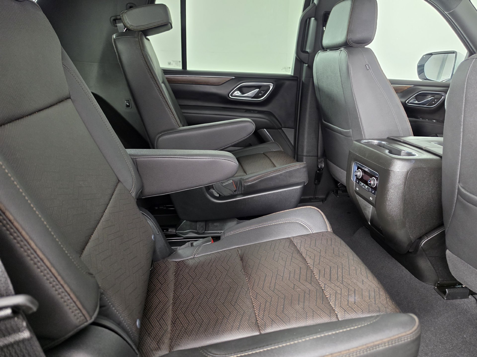 Used 2023 Chevrolet Tahoe High Country AWD/4WD image 28