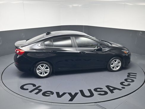 Used 2018 Chevrolet Cruze LT w/ Convenience Package image 33