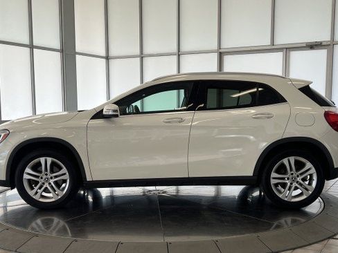 Used 2018 Mercedes-Benz GLA 250 4MATIC image 4