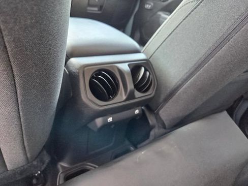 Used 2024 Jeep Gladiator Sport AWD/4WD image 8