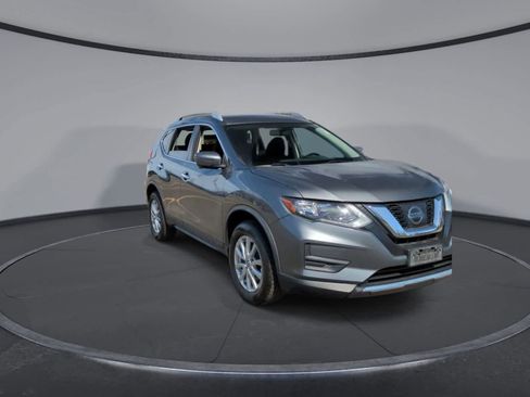 Used 2017 Nissan Rogue SV w/ SV Premium Package AWD/4WD image 2