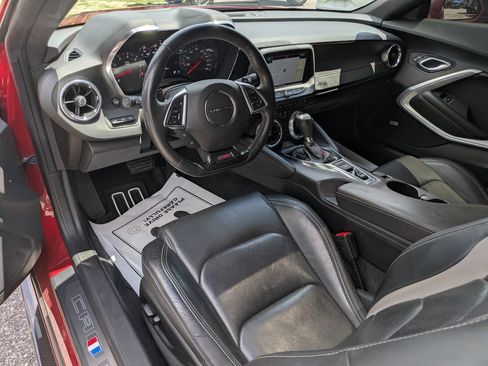 Used 2018 Chevrolet Camaro SS RWD image 17