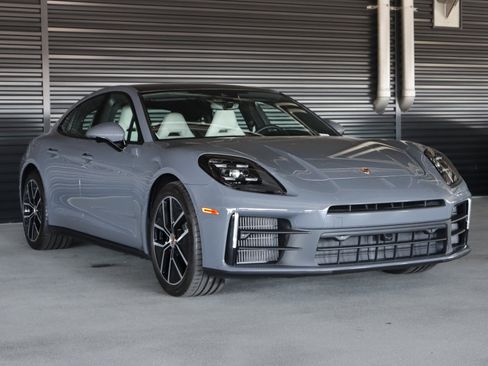 Used 2026 Porsche Panamera RWD image 7
