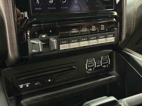 Used 2019 RAM 3500 Limited image 38